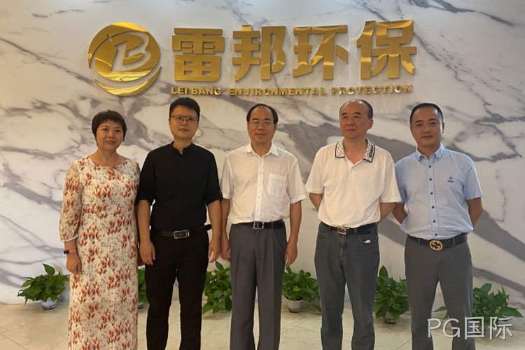 马尔康市委常委、统战部部长谭小平